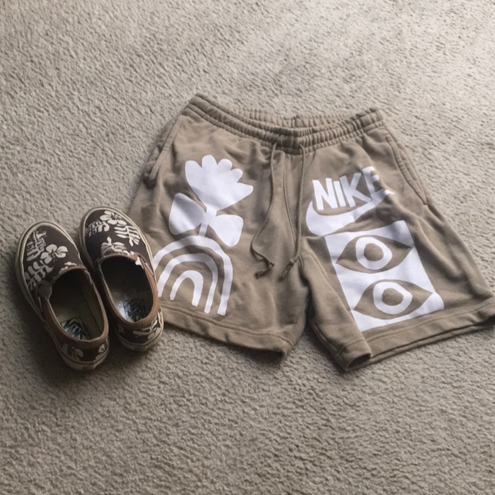 NIKE/SPORTSWEAR”PUFF PRINT GRAPHIC FRENCH TERRY SHORTS